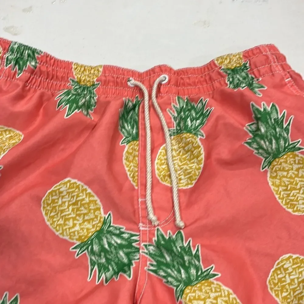 NWOT Old Navy Pineapple Swim Trunks.  Size M medium 30/32 men’s